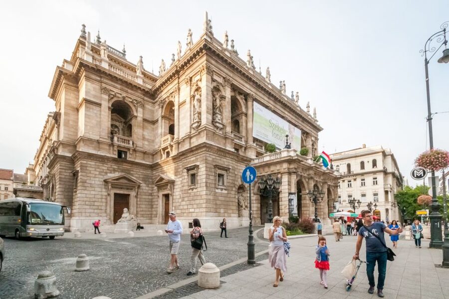 Budapest: Guided City Discovery Bike Tour - Returning through old streets to the Opera House