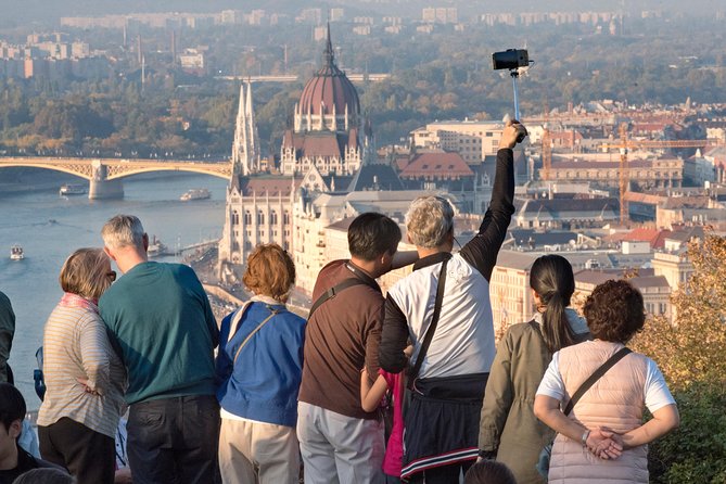 Budapest Guided City Tour and Danube Cruise Audio Guide - What this four-hour Budapest tour really offers