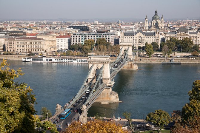 Budapest Guided City Tour and Danube Cruise Audio Guide - Guide quality can shape the whole morning