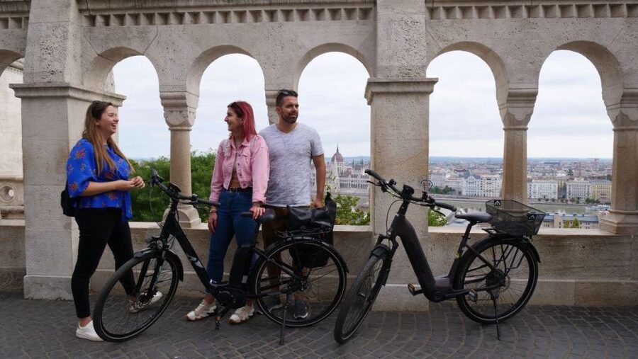 Budapest: Guided E-Bike Sightseeing Tour - Key points at a glance