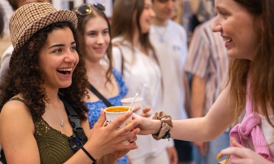 Budapest: Guided Food Tour with Wine, Beer, and Shots - Starting beside Kazinczy Street Synagogue