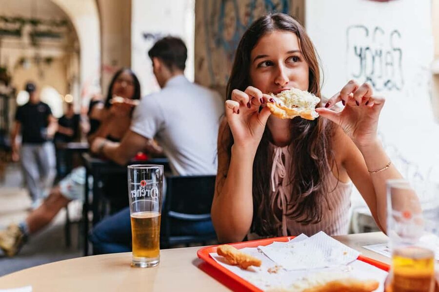 Budapest: Guided Foodie Walking Tour with Food and Drinks - Key points at a glance