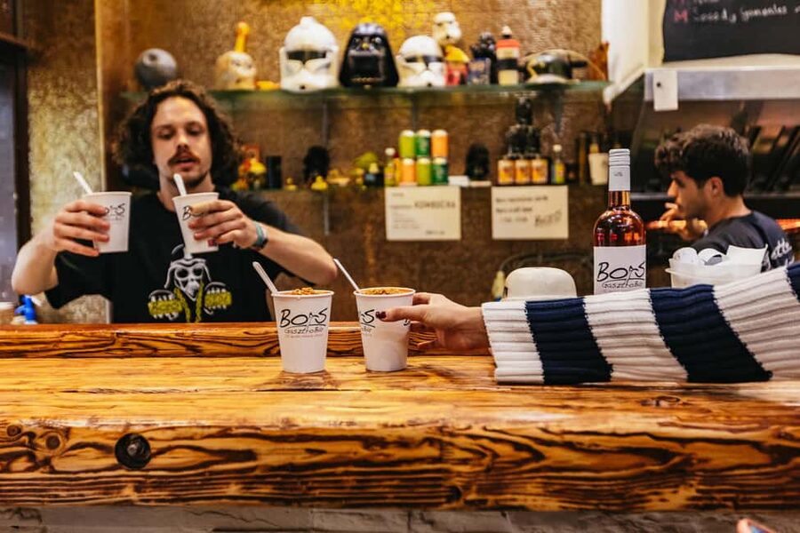 Budapest: Guided Foodie Walking Tour with Food and Drinks - Flódni and the Jewish-Hungarian connection