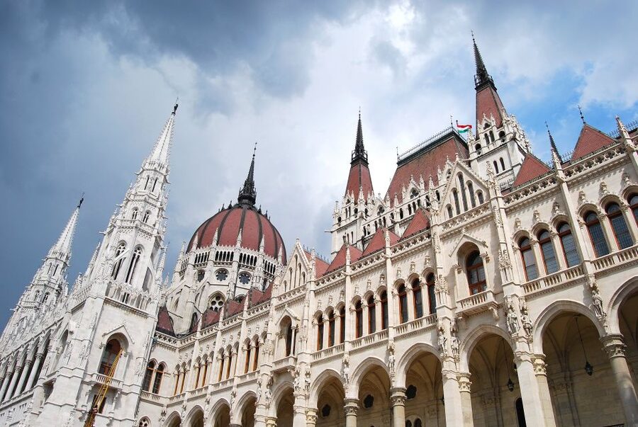 Budapest: Guided Walking Tour of Pest - Key Points to Know Before You Go