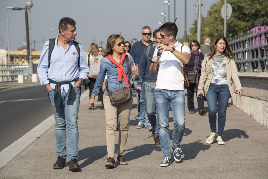 Budapest: Guided Walking Tour of Pest - St. Stephen’s Basilica and Budapest’s Grand Scale