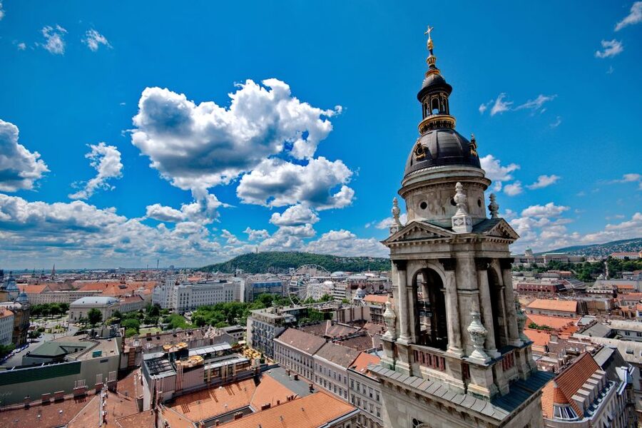 Budapest: Guided Walking Tour of Pest - The Guides Make the Difference