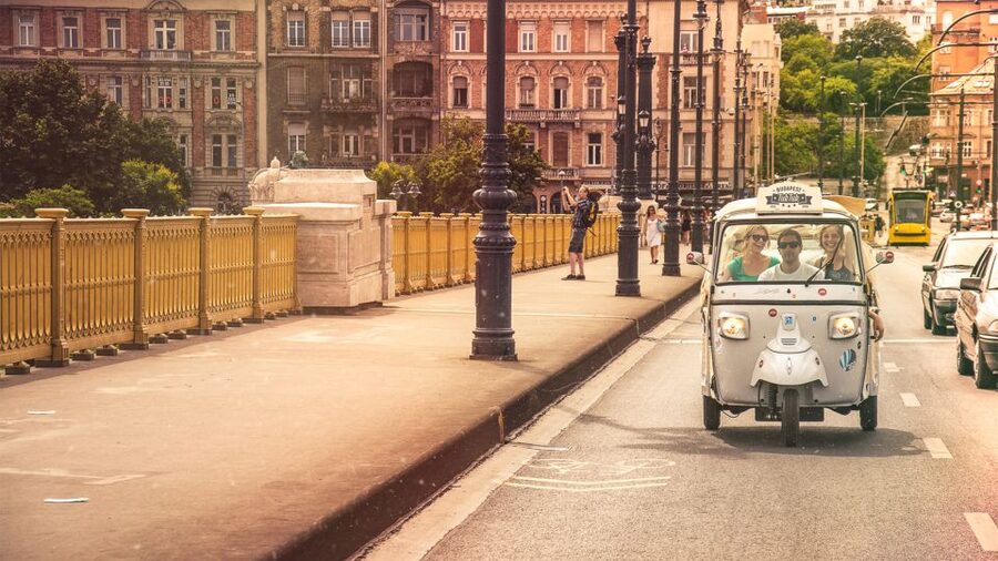 Budapest: Half-Day Exclusive Highlights Private Tour - Key points to know before booking