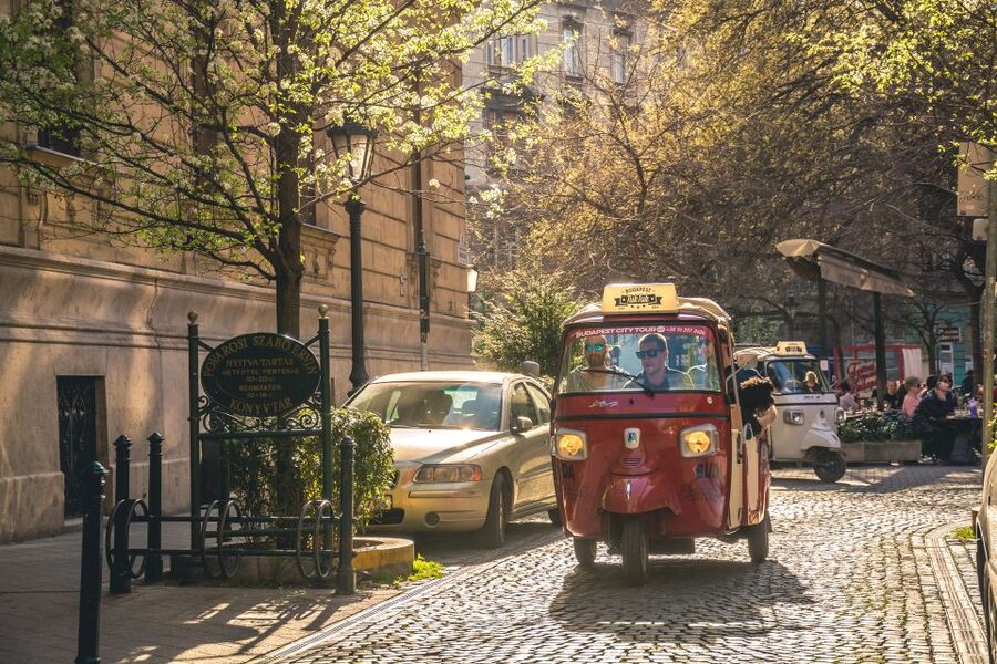 Budapest: Half-Day Exclusive Highlights Private Tour - Is $181 per person a fair price?