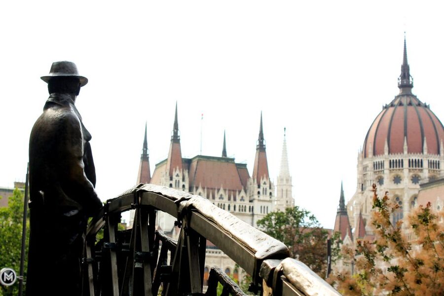 Budapest: Hammer & Sickle Communism Walking Tour - Starting With Life Behind the Iron Curtain