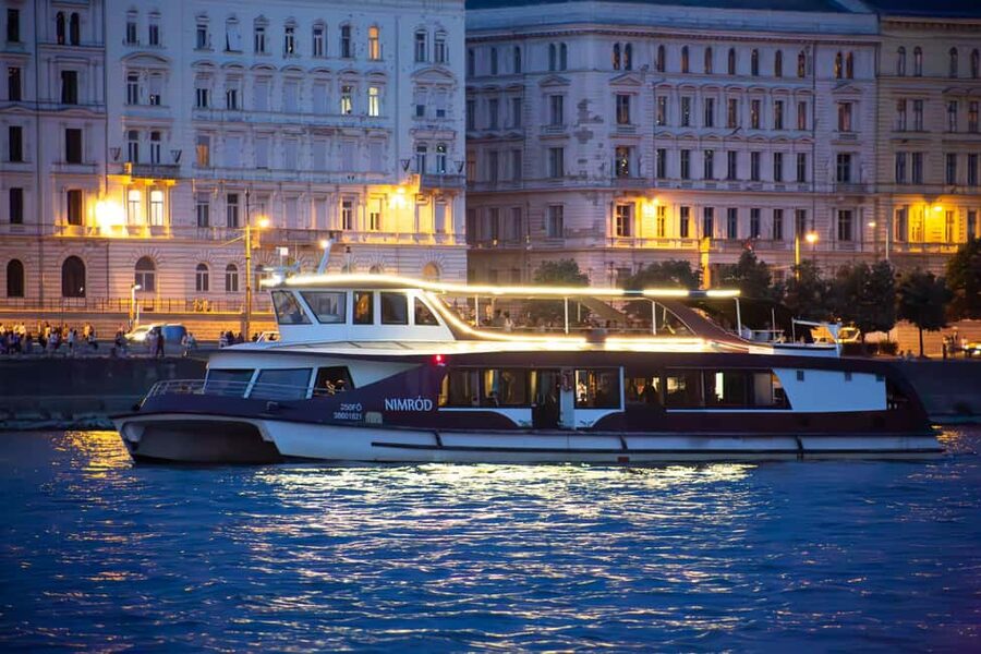 Budapest: Happy Hour Sightseeing Cruise - Margaret Bridge and the northern turn