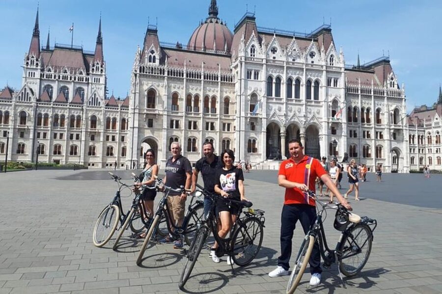 Budapest : Highlights & Hidden Gems Walking Tour - Crossing to Buda Castle and the old royal quarter
