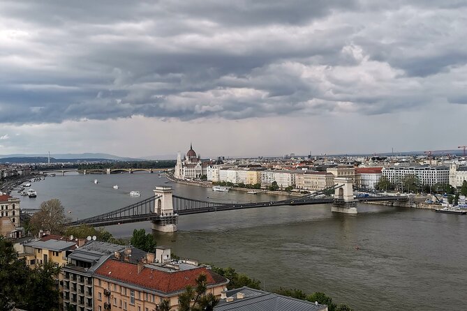 Budapest Highlights Private E-bike Tour - The Chain Bridge and the Buda Riverfront