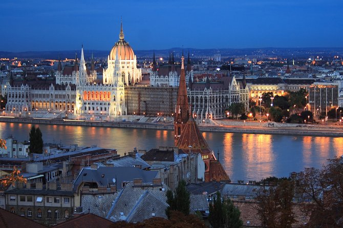 Budapest Highlights Self guided scavenger hunt and Walking Tour - Erzsébet tér brings a change of pace