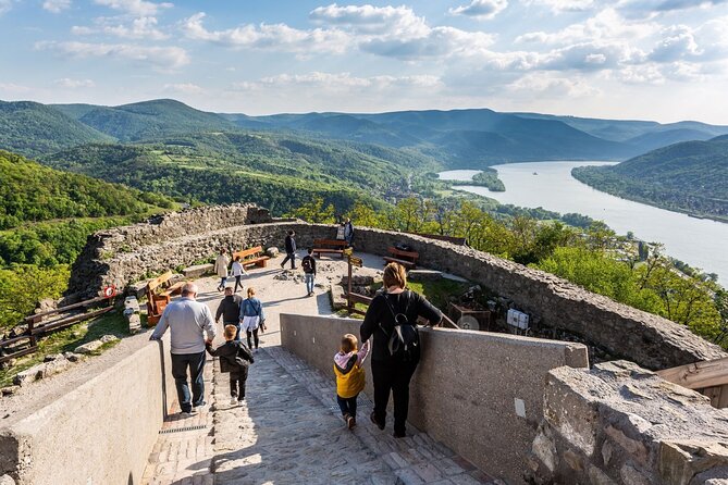 Budapest Hike to Visegrád Castle w or wo Sauna/Danube beach - The guide and the private format