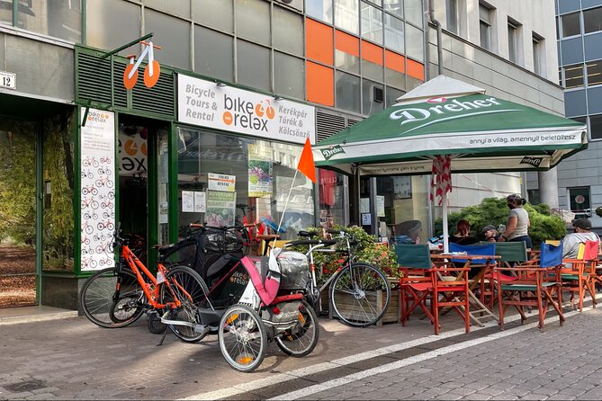 Budapest Historic Downtown Bicycle Tour in small groups - St. Stephen’s Basilica and the city’s difficult memories