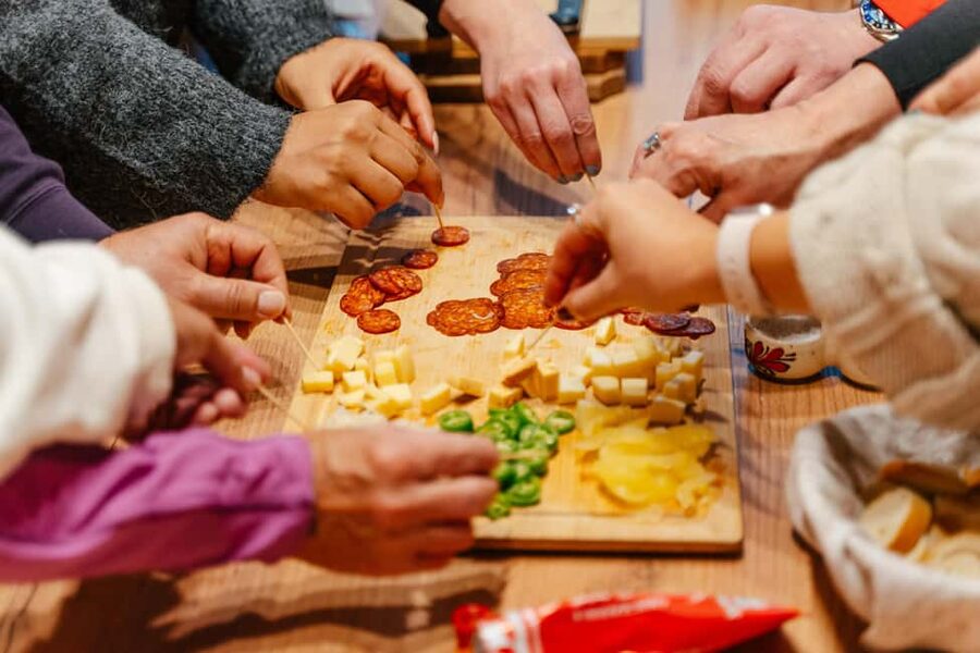Budapest: Hungarian Cooking Class and Market Walk - Who should book this cooking class?