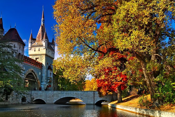 Budapest in a Day Private Luxury Sightseeing Tour - The guide makes or breaks the experience