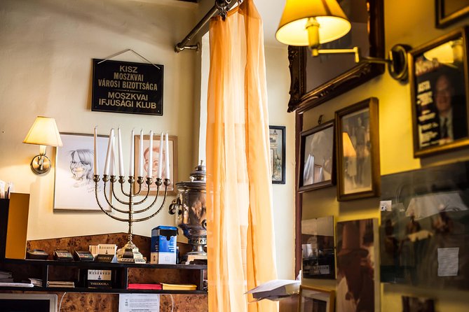 Budapest Jewish Cuisine & Culture Walk - Remembering the former Jewish ghetto