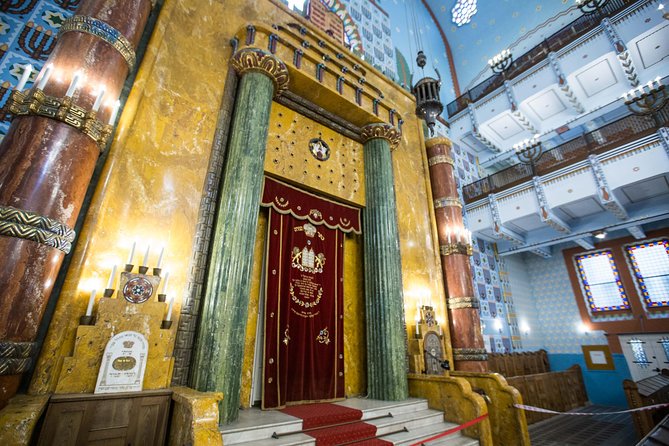 Budapest Jewish Cuisine & Culture Walk - Lunch with cholent, soup, and wine