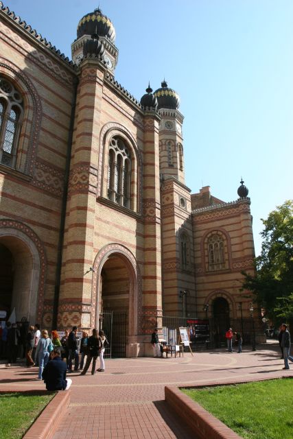 Budapest: Jewish Heritage Guided Tour with Synagogue Ticket - Key Things to Know Before You Book