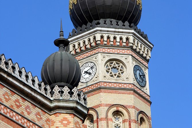 Budapest Jewish Heritage Memorial Walking Tour & Synagogue Entry - The guides make the biggest difference