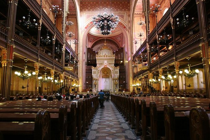 Budapest Jewish Heritage Memorial Walking Tour & Synagogue Entry - The Hungarian Jewish Museum in 45 minutes