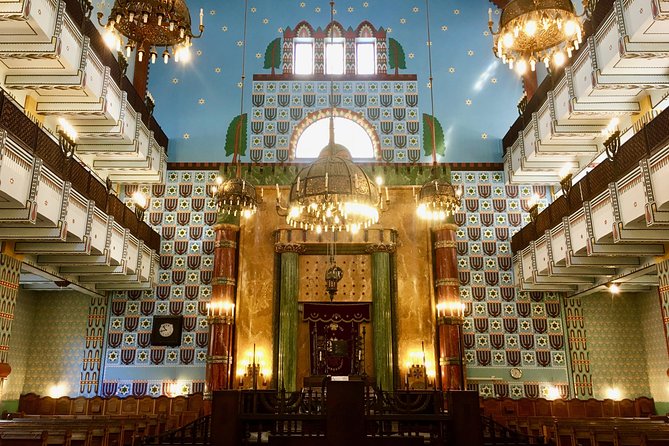 Budapest Jewish Heritage: Synagogues, Shoes, Secrets & Flódni - Remembering the victims at the Danube