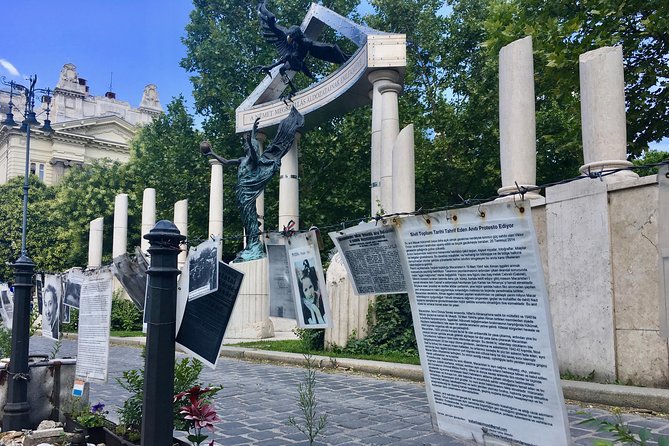 Budapest Jewish Heritage: Synagogues, Shoes, Secrets & Flódni - Ending with flódni on Dohány Street