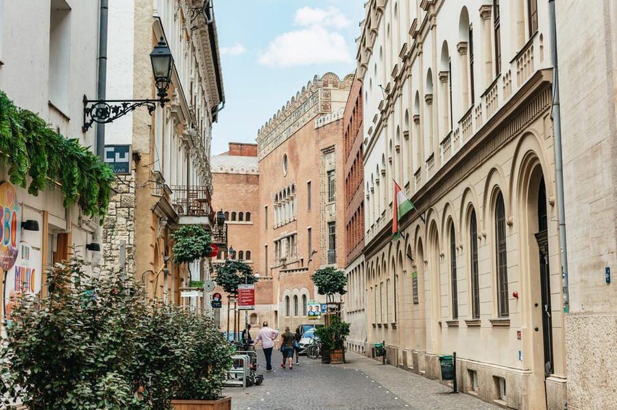 Budapest: Jewish History Guided Walking Tour with Historian - Walking Through More Than 200 Years of Jewish Life