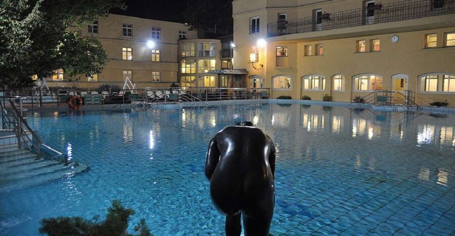 Budapest: Lukács Thermal Bath Full-Day Spa Ticket - Saunas and steam rooms for a slower rhythm