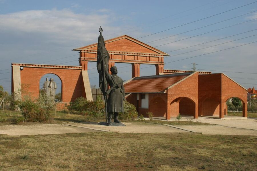 Budapest: Memento Park Ticket - The Most Cheerful Barrack and The Life of an Agent