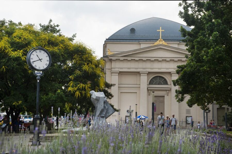 Budapest: Multilingual Highlights Tour - Starting beside Saint Stephen’s Basilica