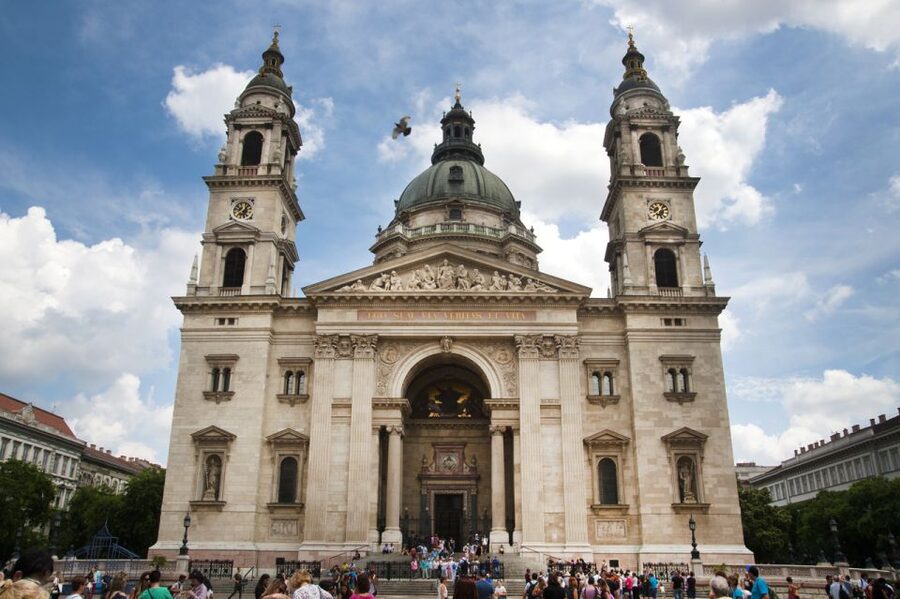 Budapest: Multilingual Highlights Tour - Parliament from the outside