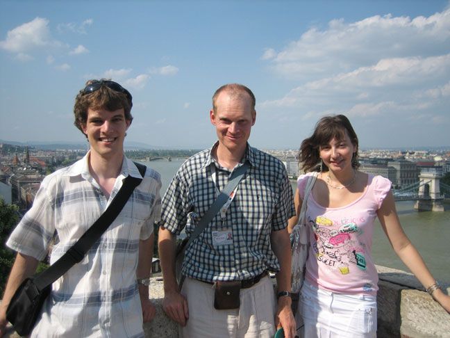 Budapest: Multilingual Highlights Tour - Public transport across the Danube