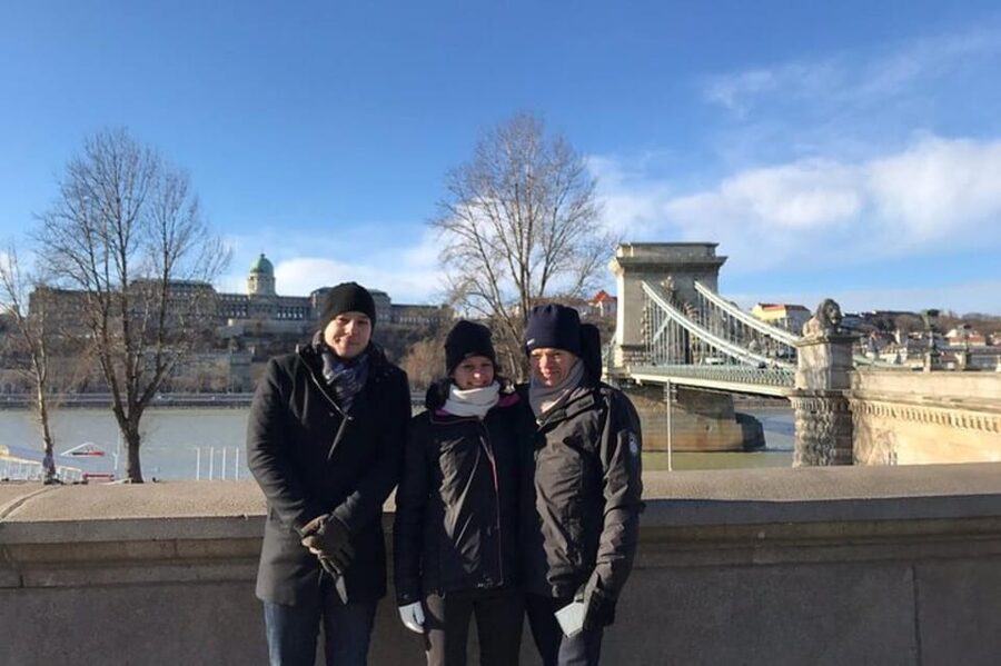 Budapest : Must-see attractions walking tour - Starting at Elizabeth Square beside Kempinski