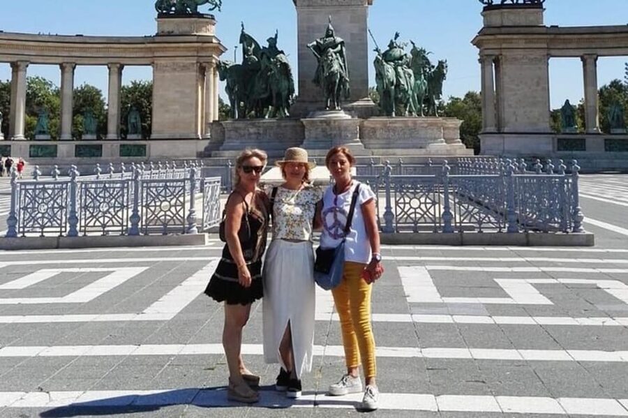 Budapest : Must-see attractions walking tour - The Little Princess Statue and Vigadó Square