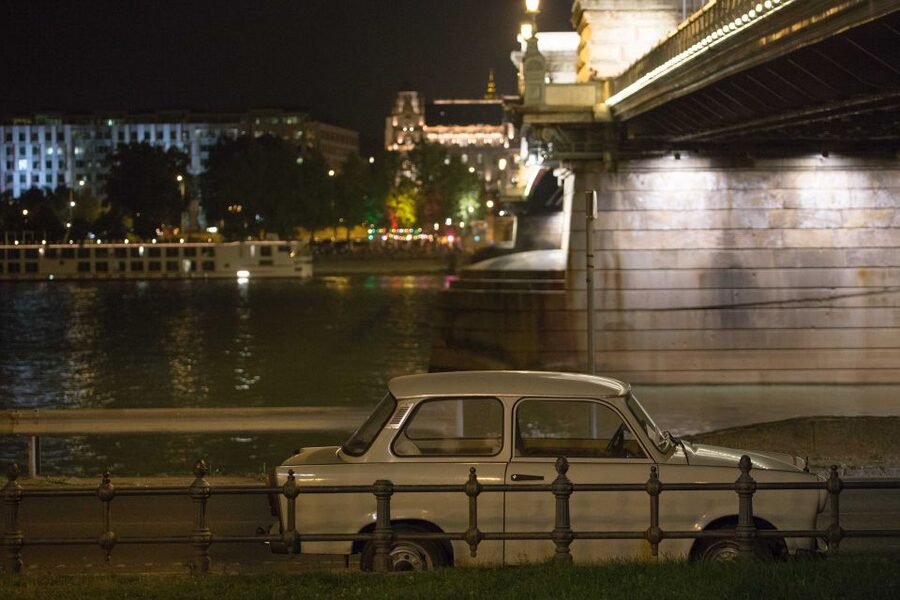 Budapest: Night Walking Tour with River Cruise and Wine - Key Points Before You Book