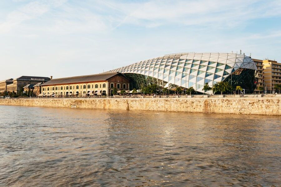 Budapest: Nighttime or Daytime Sightseeing Cruise - What you see from the Buda side