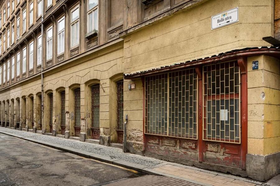 Budapest Old Jewish Quarter History Private Walking Tour - Key points at a glance