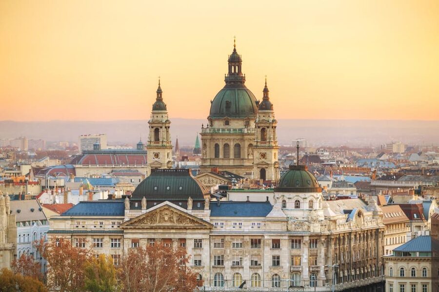 Budapest Old Town and Top Attractions Private Walking Tour - St. Stephen’s Basilica and the heart of Pest