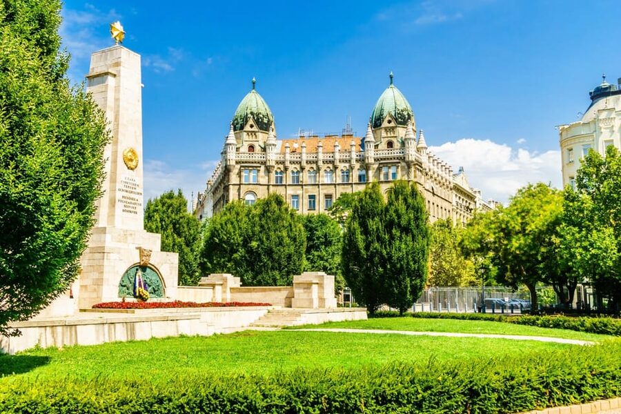 Budapest Old Town and Top Attractions Private Walking Tour - What the $116 price really buys you