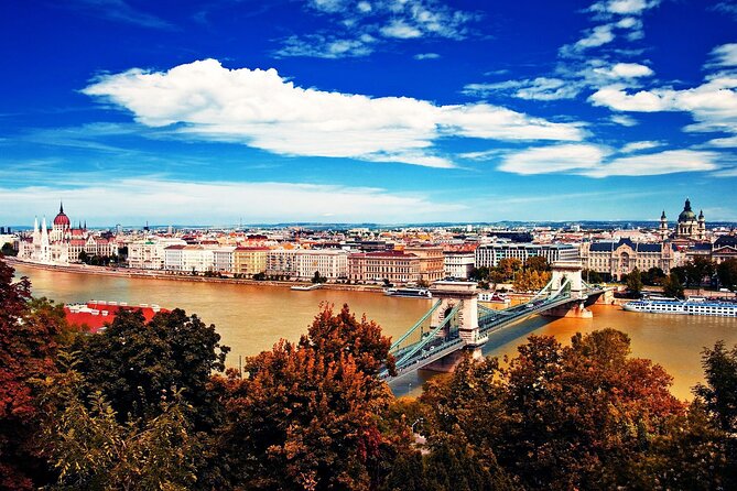 Budapest Overview Private tour - Strudel, Coffee, and a Useful Pause