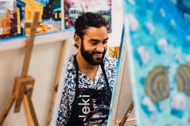 Budapest: Paint and sip experience - Picking the right format for your group