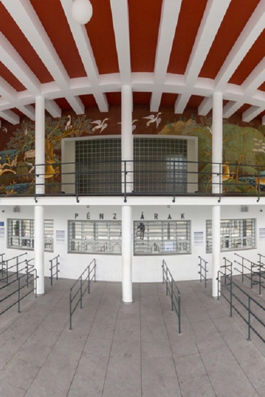Budapest: Palatinus Spa & Pools Full-Day Admission - Starting early is the smartest move