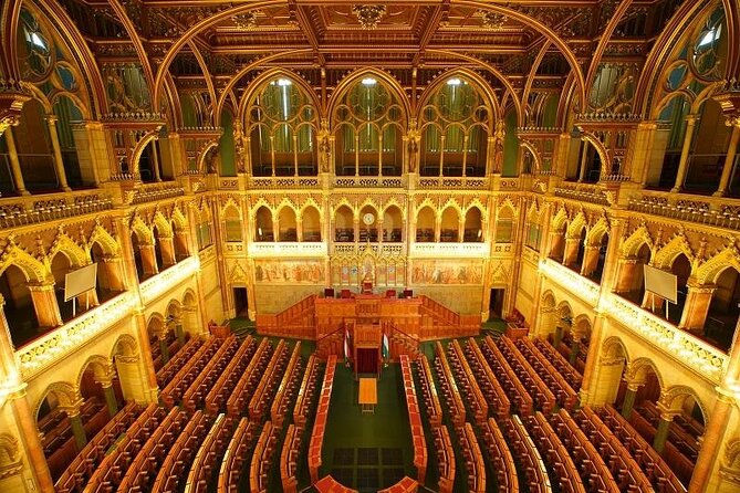 Budapest Parliament Audio Guide Tour with Danube Cruise - Choosing the right seat for photographs