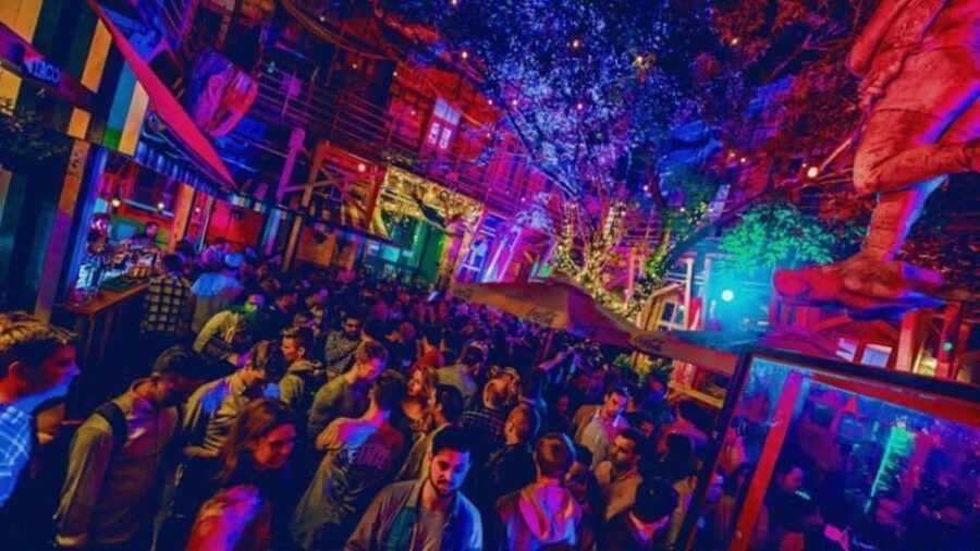 Budapest: Party District Bar-Hop with 2hr Unlimited Drinks - Booking details worth knowing before you go