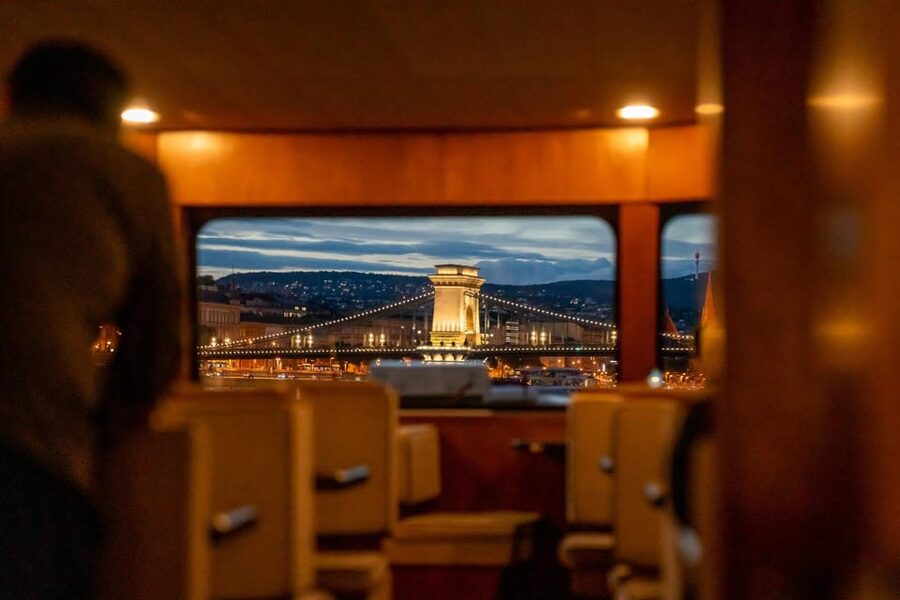 Budapest: Premium Sightseeing Cruise with Tokaj Frizzante - Parliament, Margaret Bridge, and the grandest views