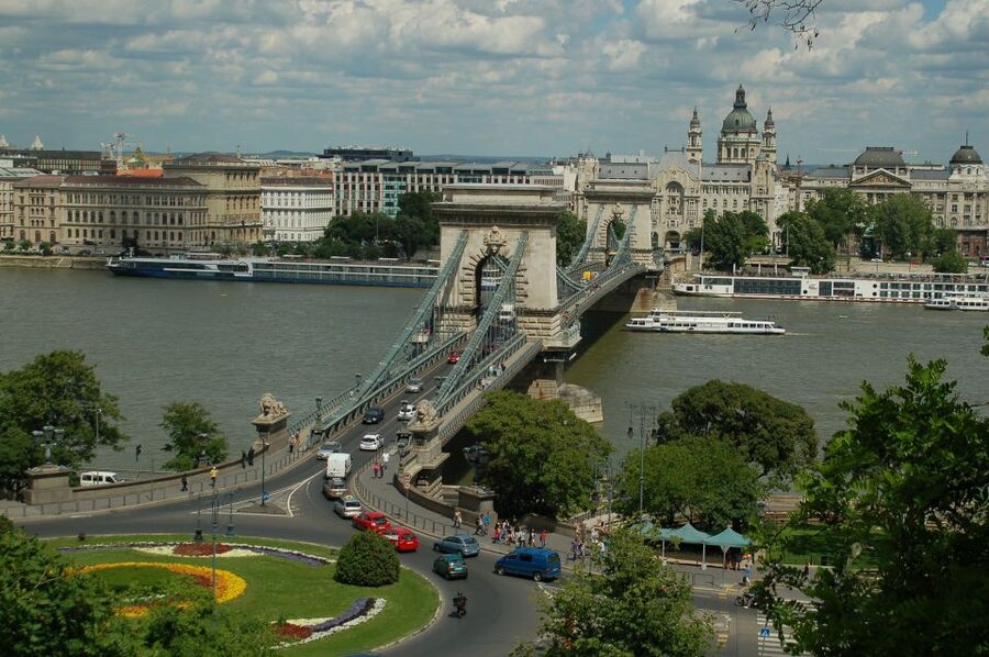 Budapest: Private 3-hour Guided City Tour by Bus - Why this three-hour format works in Budapest