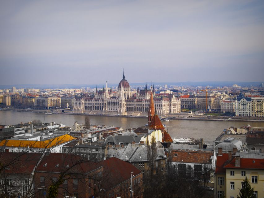 Budapest: Private 3-hour Guided City Tour by Bus - Gellért Hill and the Citadel viewpoint
