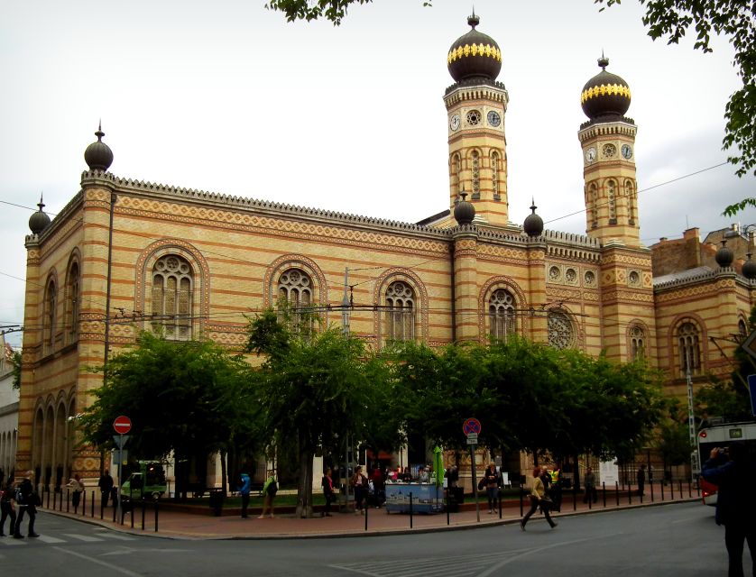 Budapest: Private 3-hour Guided City Tour by Bus - Heroes’ Square gives Pest a proper pause